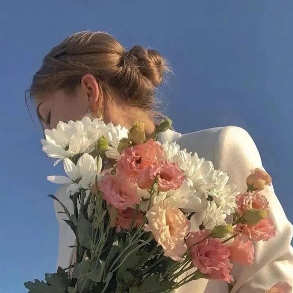 Meet your Posher, Najja - Picture 1 of 1